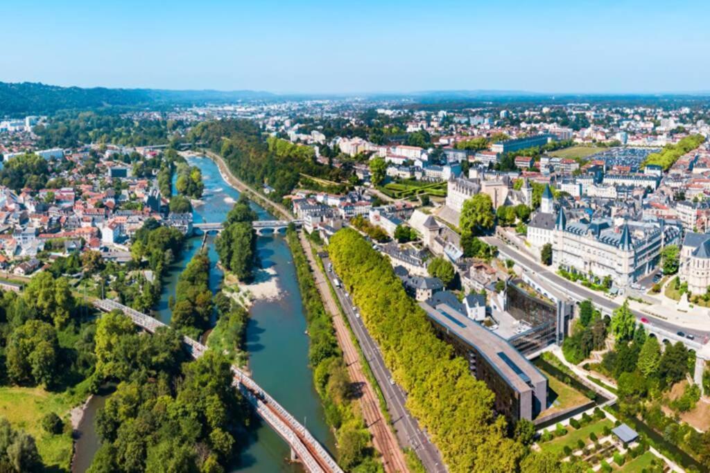 Onloc - Appart Reveil Proche Halles Avec Parking Pau Exteriér fotografie